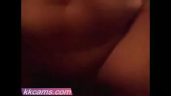 Riproduci La ragazza teenager pensa che potrebbe essere una porno star