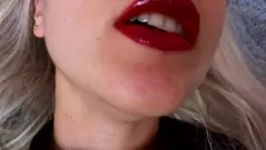 play Nuevo orgasmo de juguete sexual: medias, coño rosa y tetas naturales