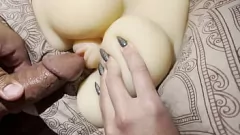 play لعب الشرج مع دمية الجنس والزوجة الساخنة - 18YO Petite Teen مع الديك الكبير