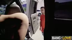 play Abella Danger robi hardcore w autobusie z Charley Chase i Jay Banggher
