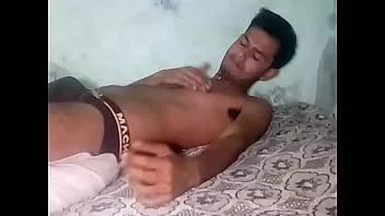 play নরম- ছেলের পর্ন ভিডিও দেখার পর মাঝরাতে গুদ দরকার