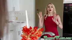 Abspielen Die sinnliche MILF Alix Lynx und Aften Opal in einem wilden umgekehrten Cowgirl-Vierer mit Deepthroat und Sperma im Mund