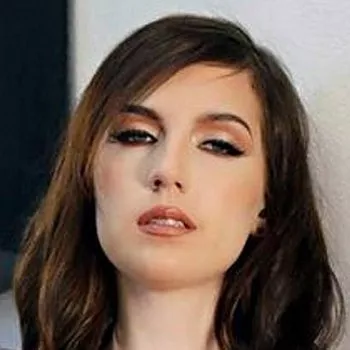 Pornstar Raven Right