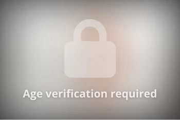 色情明星 Justice Young