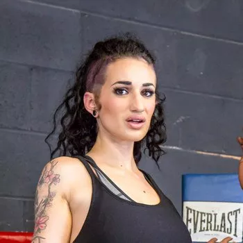 Porno Yıldızı Arabelle Raphael