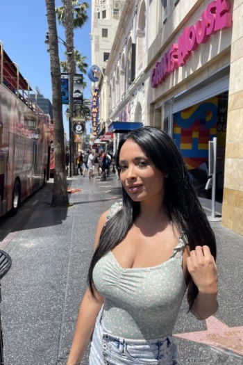 Порнозвезда Anissa Kate